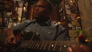 20 Front Street Green Room Session with Jontavious Willis