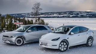 BIG CRASH! We tested regenerating on ice with the Tesla Model Y and the Hyundai Ioniq 5.