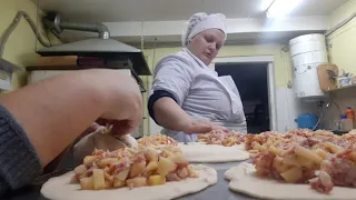 булочки, пирог с картофелем и фаршем @Favorite-job