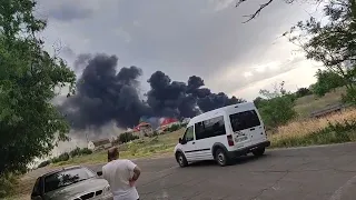 У Новій Каховці сталося кілька вибухів, після чого почалася пожежа