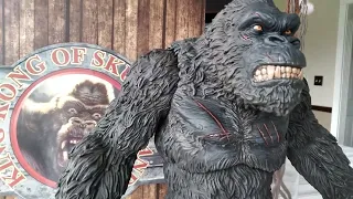 Ultimate King Kong of skull island 18 inch figure review!