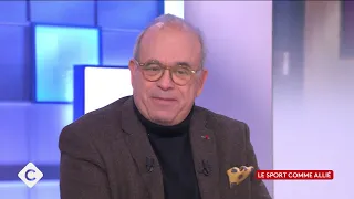 Le sport comme allié /  Le temps des confidences -  Best Of de C à Vous - 01/05/2024