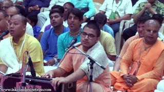 Guru Gaur prabhu Singing Hare Krishna Maha Mantra at Namotsava Kirtan Festival 2016