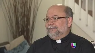 Un pastor episcopal casado se convertirá en sacerdote católico -- Noticiero Univisión