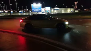 BMW M3 F80 perfect roundabout drift