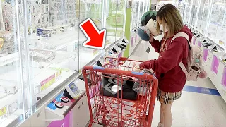 $2 markers!? BEST $300 Crane Game Challenge EVER!! in Japan