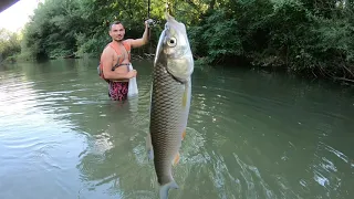 Pescuit la clean pe rau in stilul numit la ZBOR