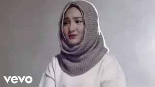 Fatin - Salahkah Aku Terlalu Mencintaimu (Official Music Video) (Video Clip)