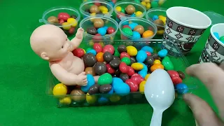 Rainbow candy Satisfying video ASMR/The doll is resting on the candy pool/ASMR short video