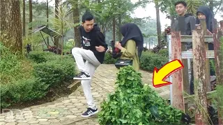 The funniest prank makes me laugh..!! Bushman prank super funny