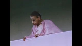 Sri Aurobindo Ashram and Auroville in 1971 [English Hindi Gujarati Russian]