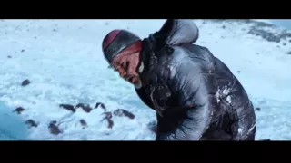 Everest (2015) - Beck Survives