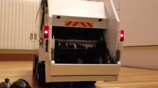 R/C Garbage Truck Packing!