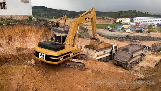 CAT 330B Excavator Loading Trucks អេស្កាវ៉ាទ័រជីកដីដាក់ឡាន