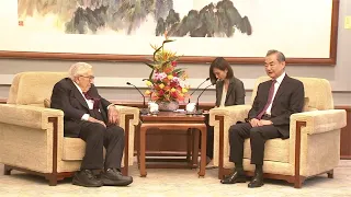 Un haut diplomate chinois rencontre Henry Kissinger