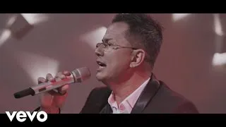 Charlie Zaa - Fatalidad  (Celebración: En Vivo)