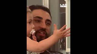 Dad and his twin confuse toddler