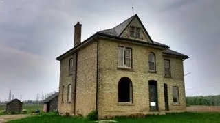 Urbex: Large Lone ABANDONED FARMHOUSE