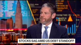 Debt Standoff May Push Yields to 10%: Pimco's Schneider