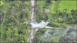 Infantry of the Armed Forces of Ukraine went hunting for a Russian T 80 tank in the Kharkiv region