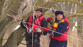 Рятувальники та служби взаємодії тренувались ліквідовувати наслідки умовного руйнівного льодоходу