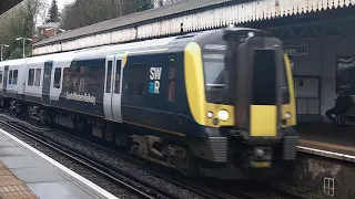 SWR Class 450 passing Clapham Junction | 19/12/23