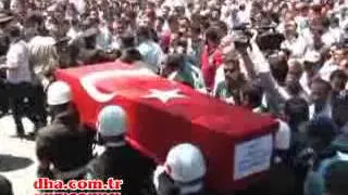 Emekli İmamın oğlu Şehit Uzman Çavuş, Osmaniye'de gözyaşlarıyla toprağa verildi..flv