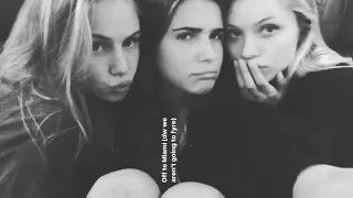 Plane with scarlett leithold charlotte en josie