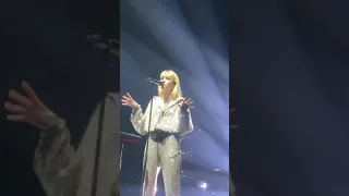 Flou - Angèle Brol Tour zénith aréna Lille 11mai 2019