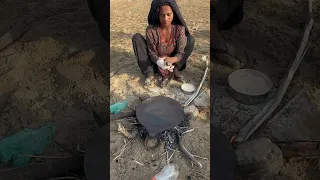 Desert Camel Girl Life /  Making Breakfast In Desert #viral #villagelife #shorts