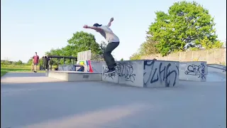 Boardshop Freiburg Teamfahrer Ralf Weber rockt das Haus...