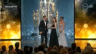 Leonardo Dicaprio gana su primer oscar.