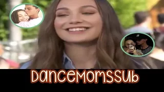 Maddie se pone nerviosa cuando le preguntan sobre su novio (Subtitulado al español)