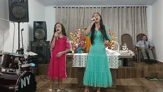 na voz delas cantora Ester Lee e cantora Angela Taynara canção jesus te ama sim Stéfany e Esther