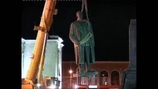 Демонтаж памятника Сталину в Гори