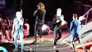 HD - One Direction - What Makes You Beautiful (live) FZ72 @ Wien, Vienna,  Austria OTRA 2015