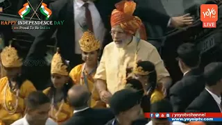 PM Narendra Modi Greets Children | 71st Independence Day Celebrations | Red Fort | Delhi | YOYO TV