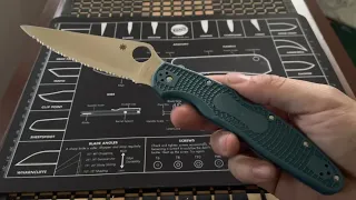 Spydoerco Police 4 K390 Serrated