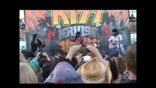 KISS Kruise II - Acoustic Sailaway Show - Part 4