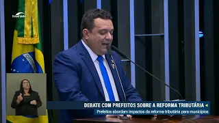 Prefeito de Caridade do Piauí, e prefeito presidente da APPM, a participar de sessão no Senado