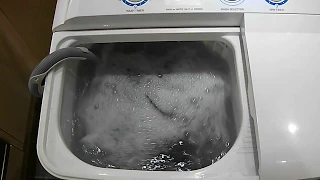 QUALTEX Twin Tub Washing Machine.