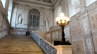 Royal Palace in Naples. Королевский дворец в Неаполе.