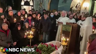 Funeral for Alexei Navalny draws thousands of Russians