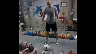 Kettlebell 40kg : Juggling 1 arm