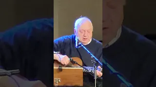 Сергей Никитин поет песню Жени Беркович "Февраль" и плачет. Сьемки в Мюнхене 2024 год.