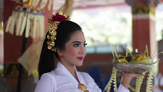Lomba Busana Adat Komang Nadya Marheni Dewi & Putu Paundra Ananda SMK Negeri 1 Singaraja