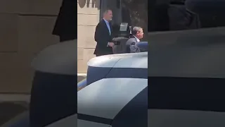 El rey Felipe VI visita por sorpresa en Sevilla a un amigo que sufre una grave enfermedad