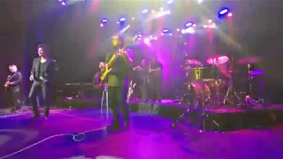 Gino Vannelli -"PEOPLE GOTTA MOVE/ONE NIGHT WITH YOU" (Encore)  @ Talking Stick Resort