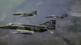 The Trashmen - Surfin' Bird (Vietnam war footage)