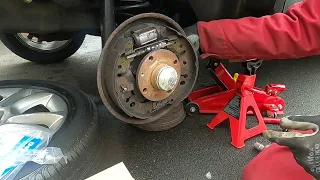 How do you change rear drum brake shoes on a Vauxhall Corsa?